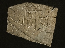 Fragment van een reliëf met de bark van een funeraire processie