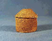 Round basket with lid