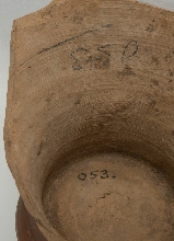 Deux fragments d'un vase mycénien (vase à étrier)