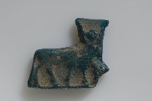 Petite plaquette votive en forme de vache Hathor