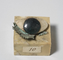 Inlay in the form of an eye