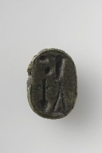 Scarabee met inscriptie op naam van Bastet
