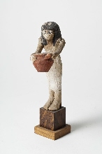 Figurine of a female servant carrying a vase with straight arms