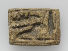 Rechthoekig plaatje op naam van Amon met een getroonde figuur