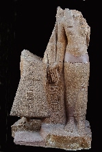 Fragment de groupe de Ramsès II et Hathor