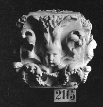 Decoratief fragment met hoofd van een kind