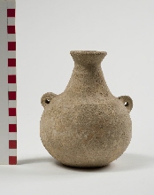 Vase à panse globulaire avec anses