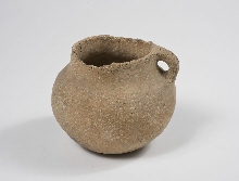 Vessel with round body and handle