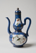 Lidded ewer, powder blue and reserved panels with famille verte decoration