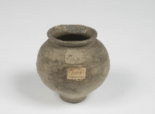 Globular pot made of grey clay