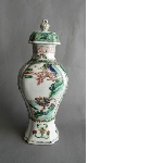 Lidded vase, part of a 5 piece garniture