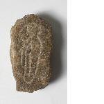 Steen van stichtingsdepot, met gegraveerde gebonden gevangenen, Nubier met pluim