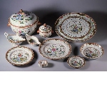 Complete dinner set with golden pheasant and peony decoration
