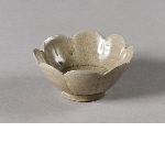 Cup shaped like a lotus flower with eight petals
