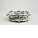 Jardinière decorated with famille verte enamels, two handles on the sides