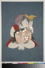 Garçon tenant une boite avec des petites poupées et un animal poilu